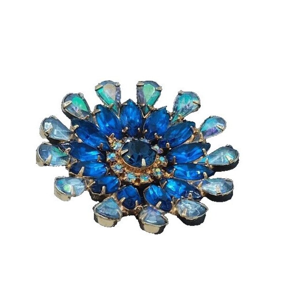 Vintage Gorgeous 60's D&E Shades of Blue Rhinestones Gold Tone Brooch Pin